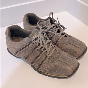 Skechers Brown sneakers with leather upper mens size 9.5